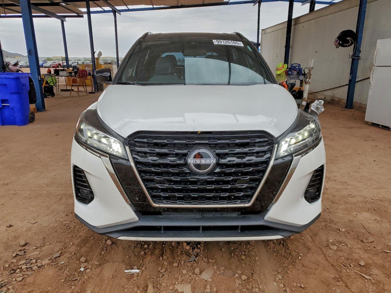 2023 NISSAN KICKS