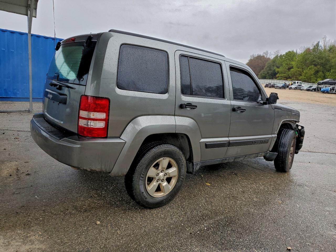 2012 JEEP Liberty