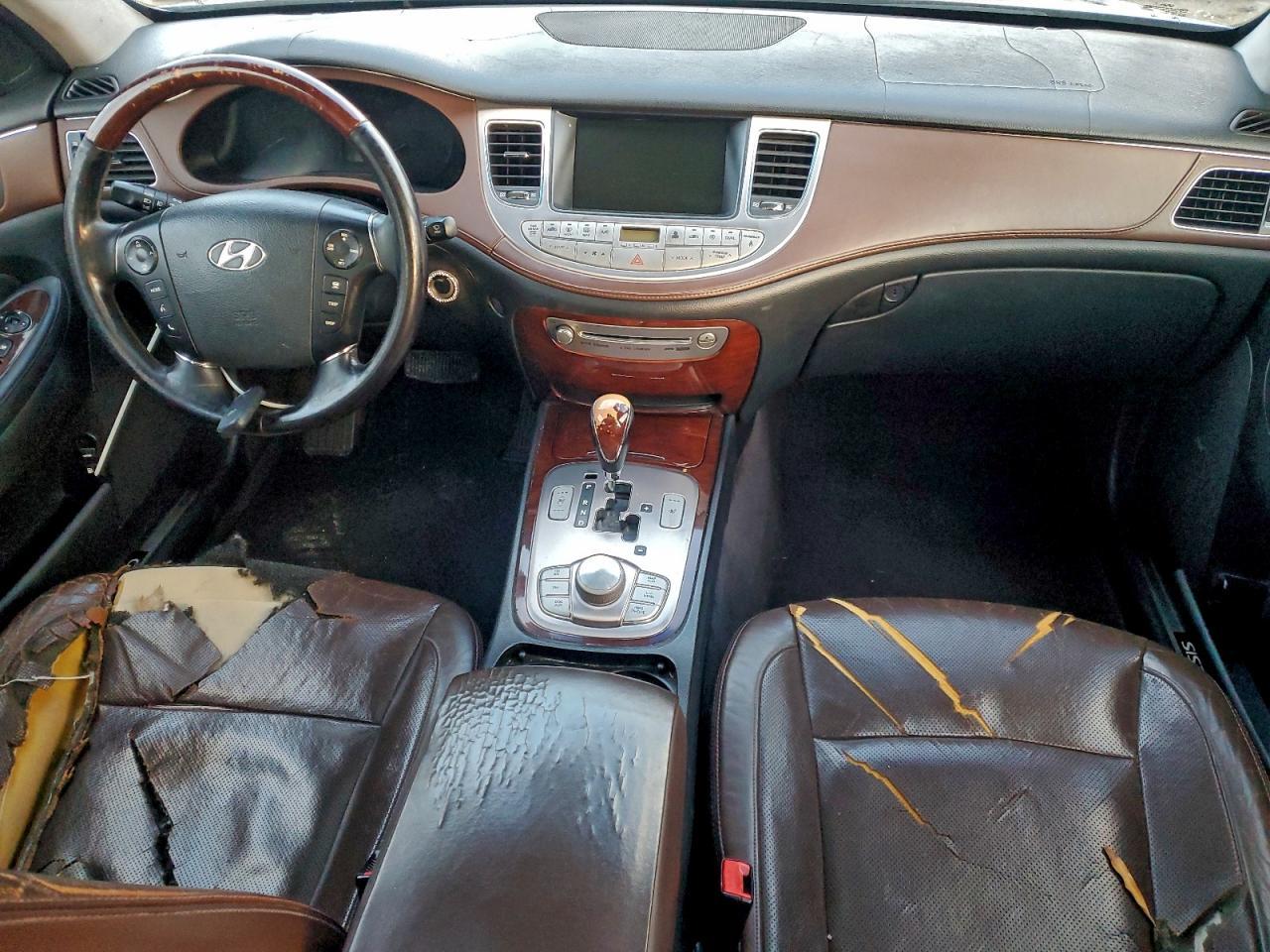 2011 HYUNDAI GENESIS