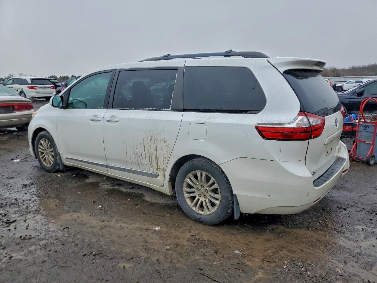 2015 TOYOTA SIENNA