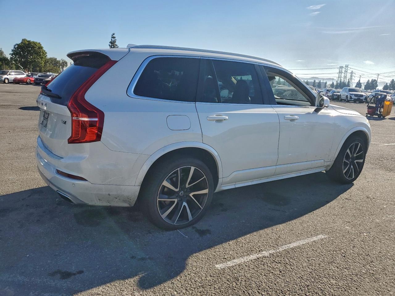 2020 VOLVO XC90