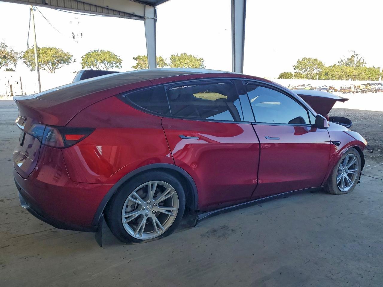 2024 TESLA MODEL Y