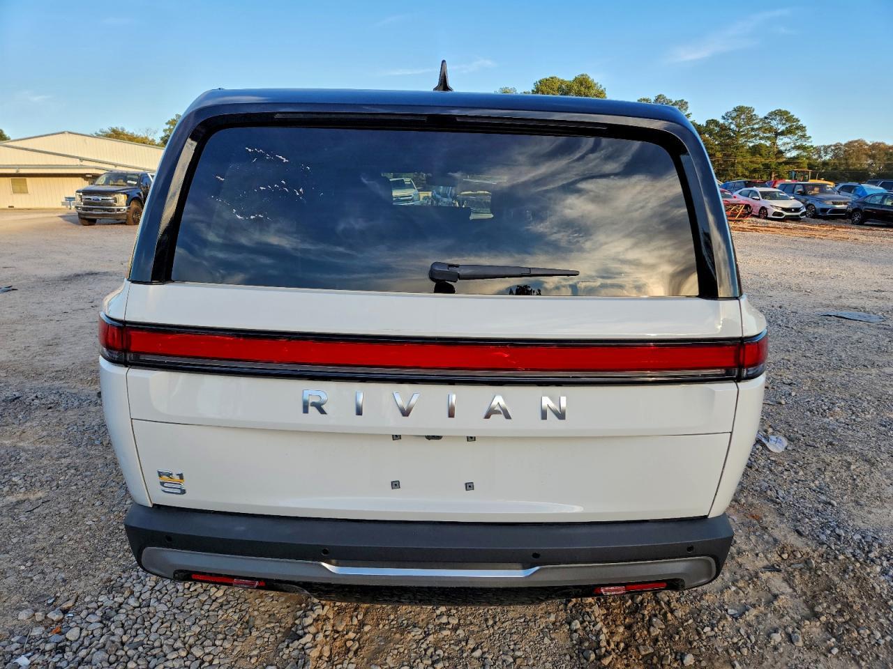 2023 RIVIAN R1s