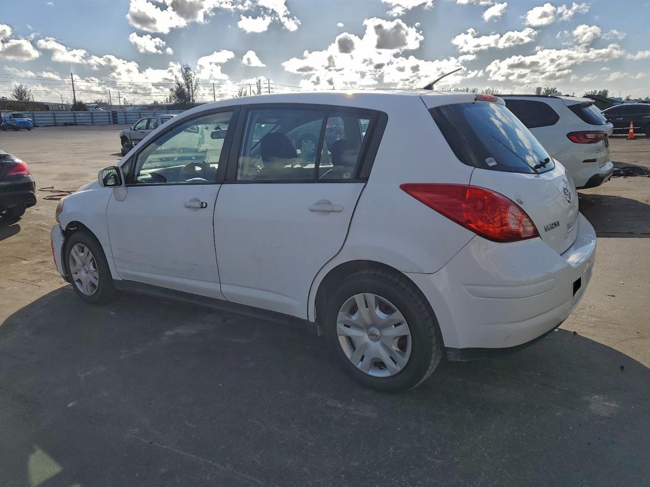 2011 NISSAN VERSA