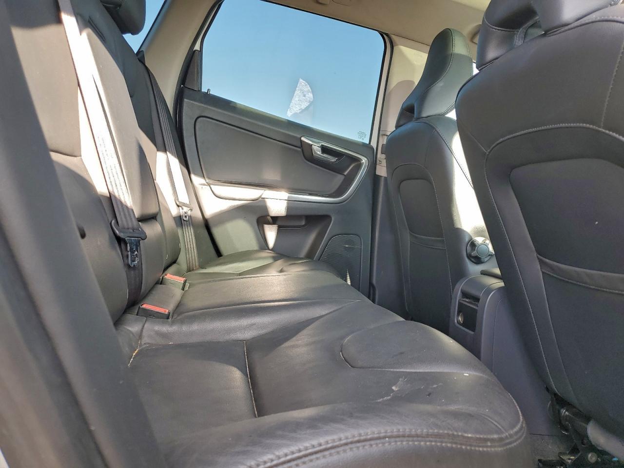2015 VOLVO XC60