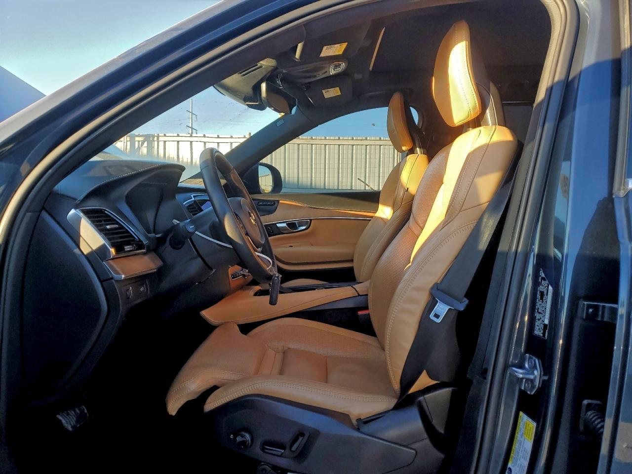 2020 VOLVO XC90