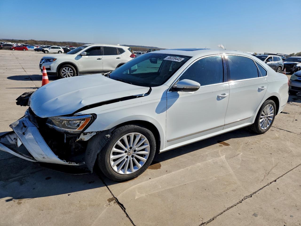 2017 VOLKSWAGEN Passat