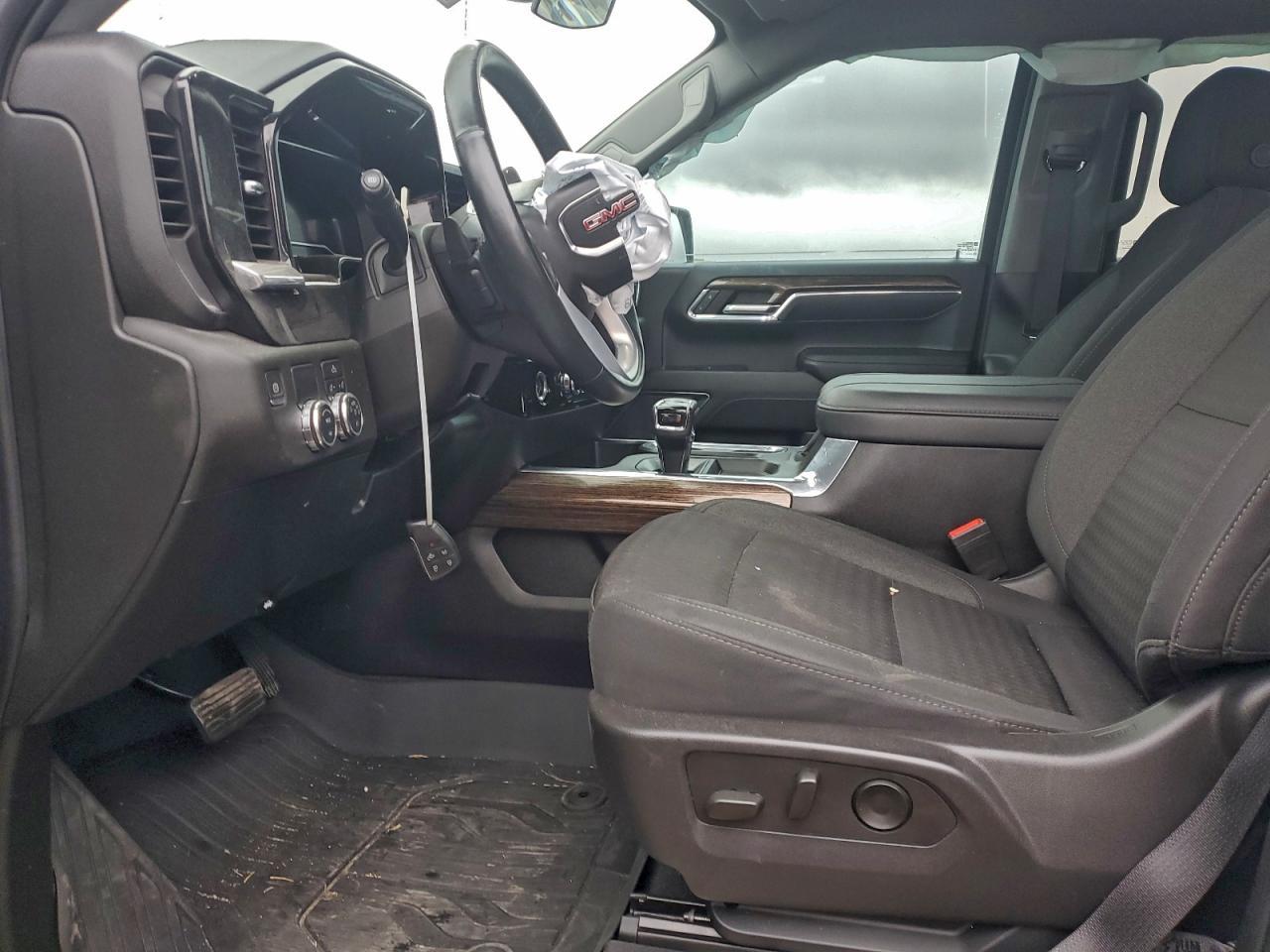 2023 GMC Sierra