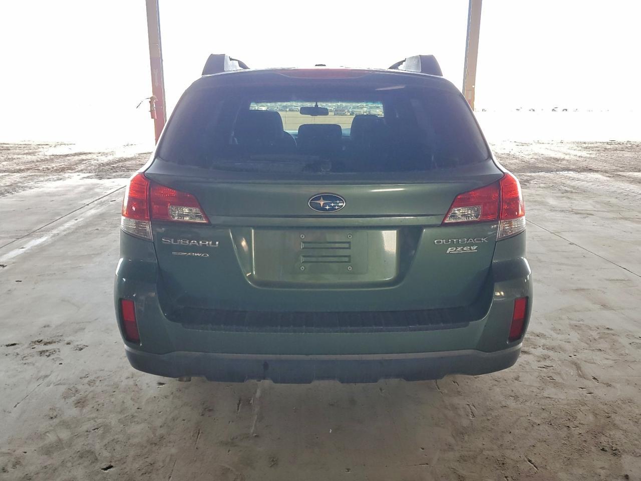 2010 SUBARU Outback