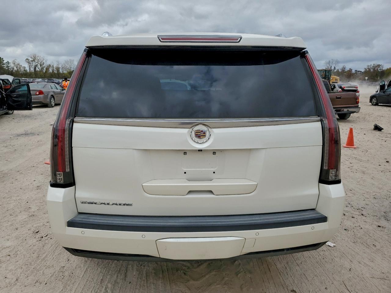 2015 CADILLAC ESCALADE