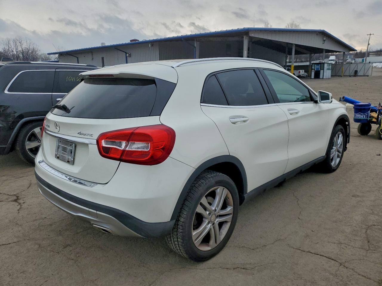 2016 MERCEDES-BENZ GLA-Class