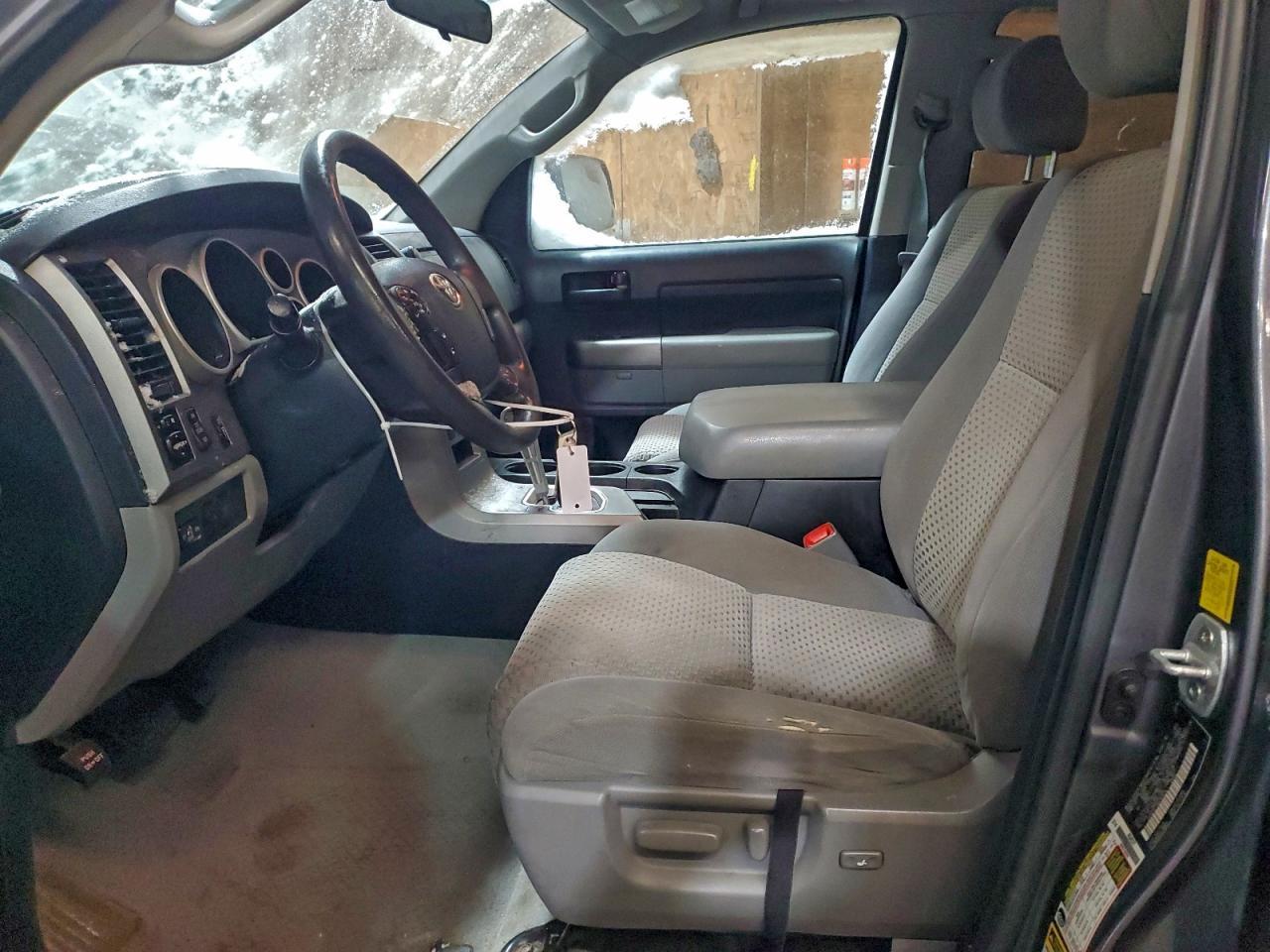 2011 TOYOTA TUNDRA