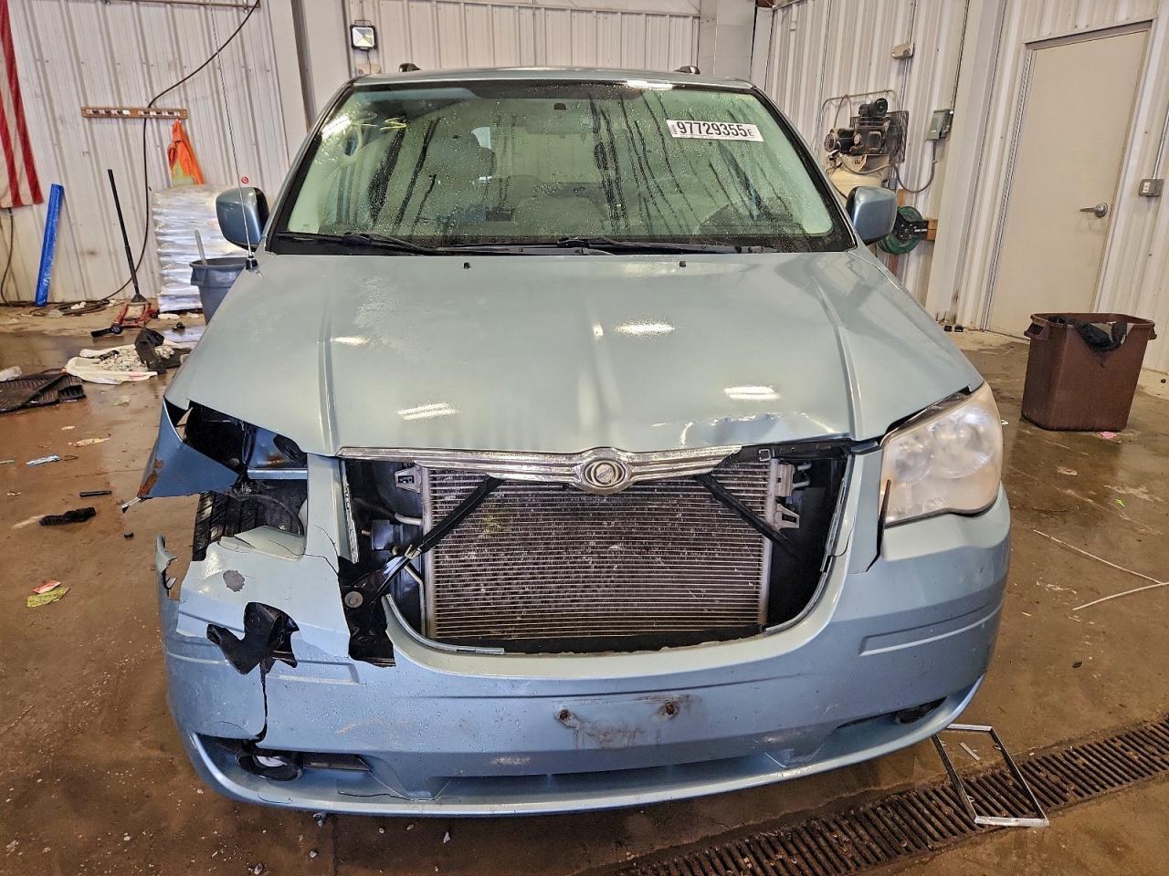 2010 CHRYSLER Town & Country