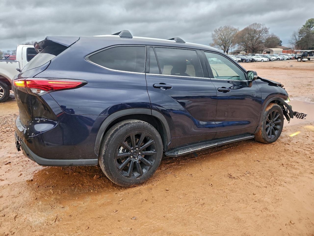 2022 TOYOTA HIGHLANDER