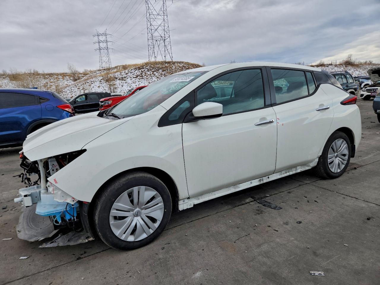 2025 NISSAN LEAF