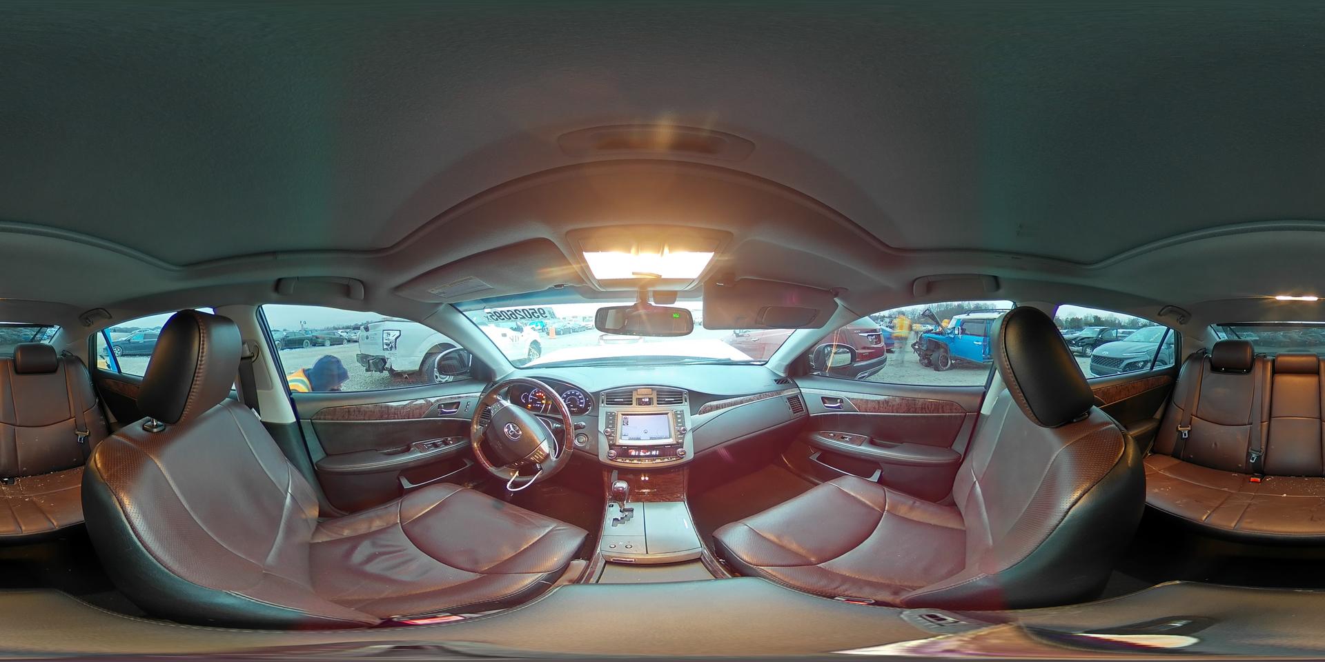 2012 TOYOTA Avalon