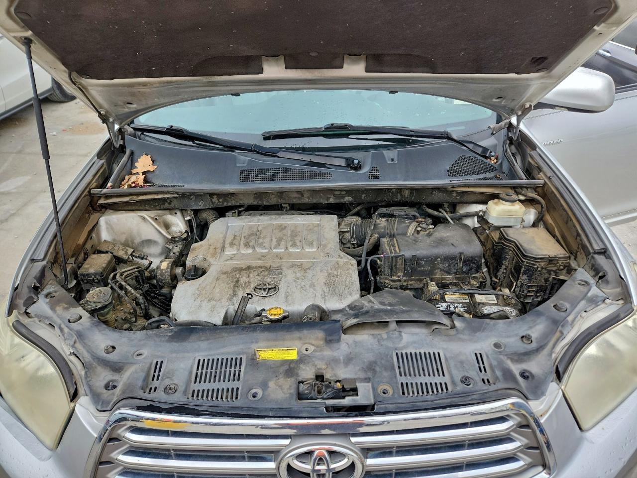 2010 TOYOTA HIGHLANDER