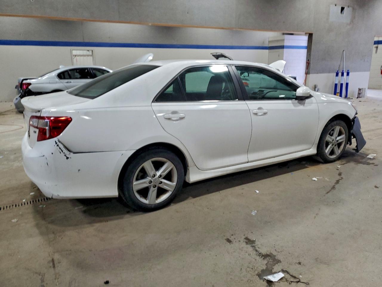 2013 TOYOTA CAMRY