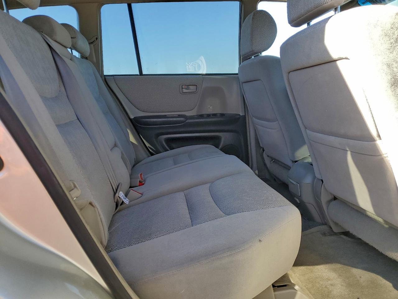 2002 TOYOTA HIGHLANDER