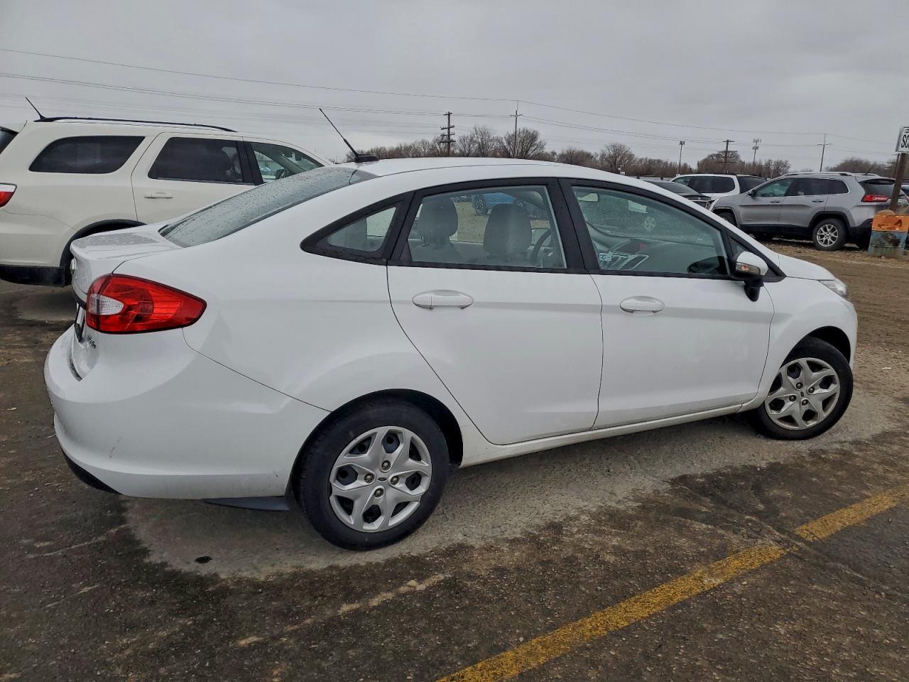 2013 FORD Fiesta