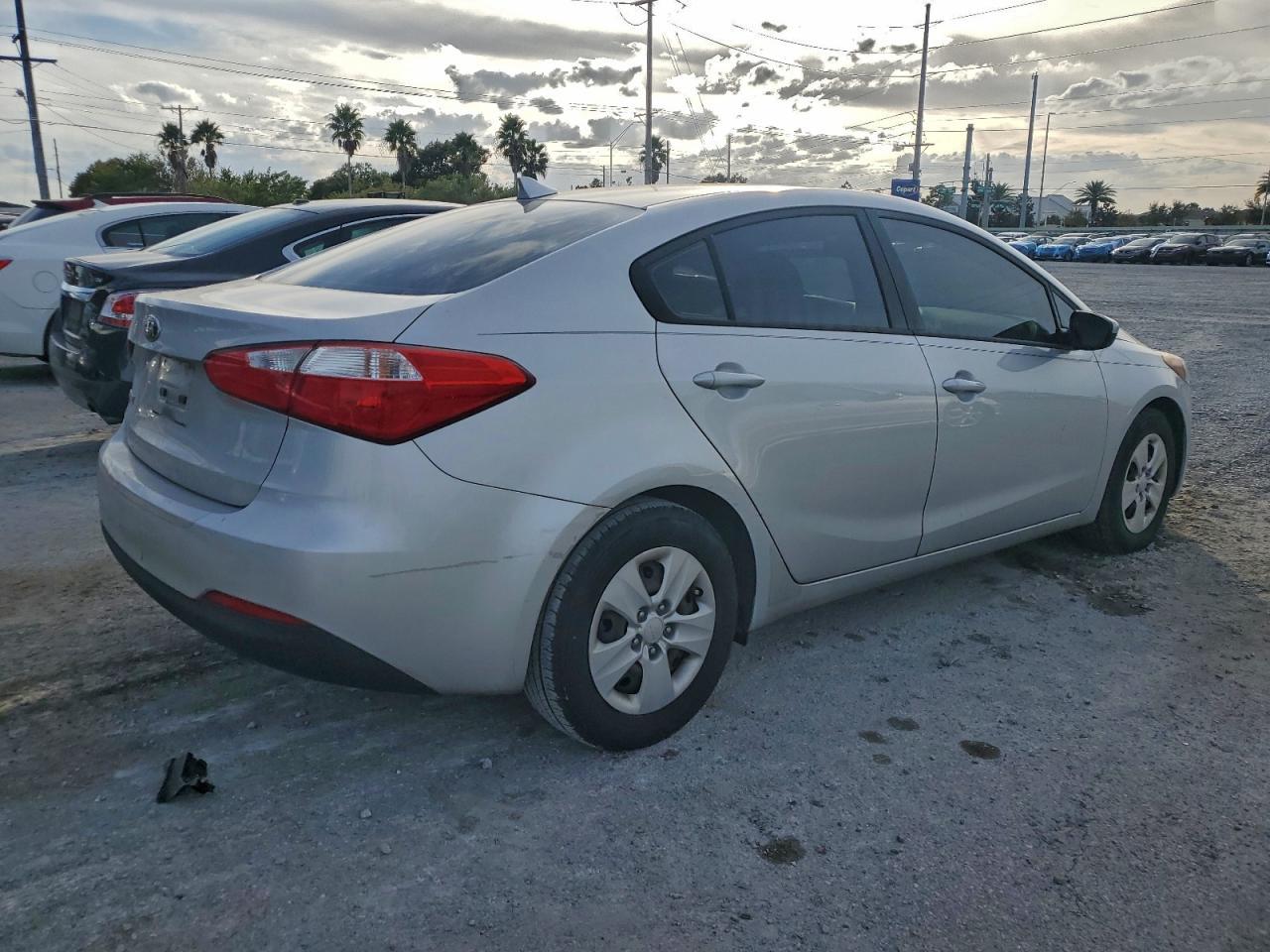 2016 KIA FORTE
