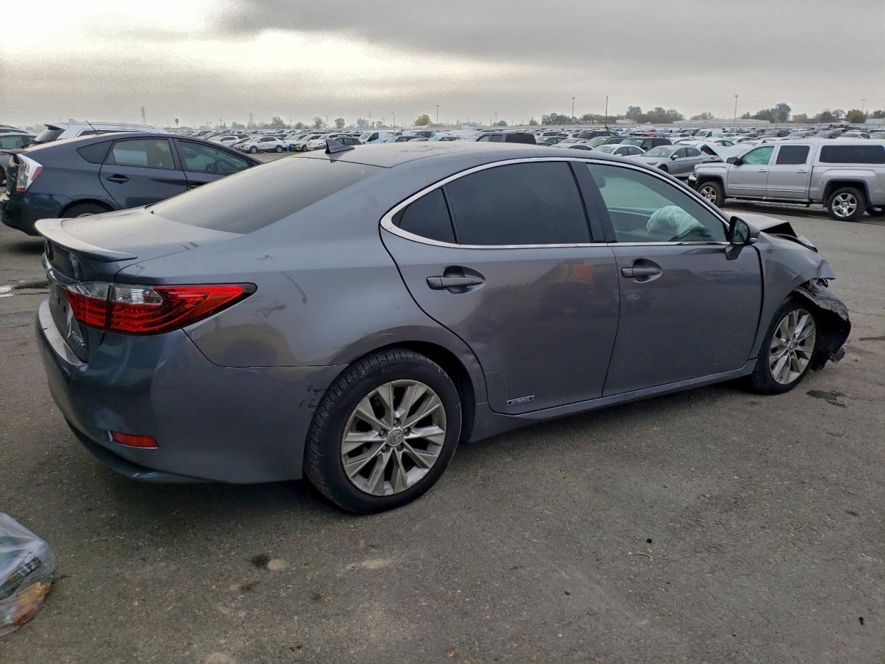 2013 LEXUS ES 300H