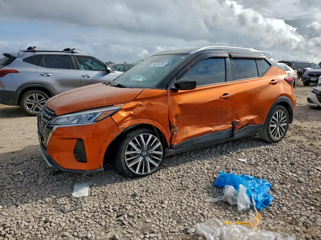 2021 NISSAN KICKS