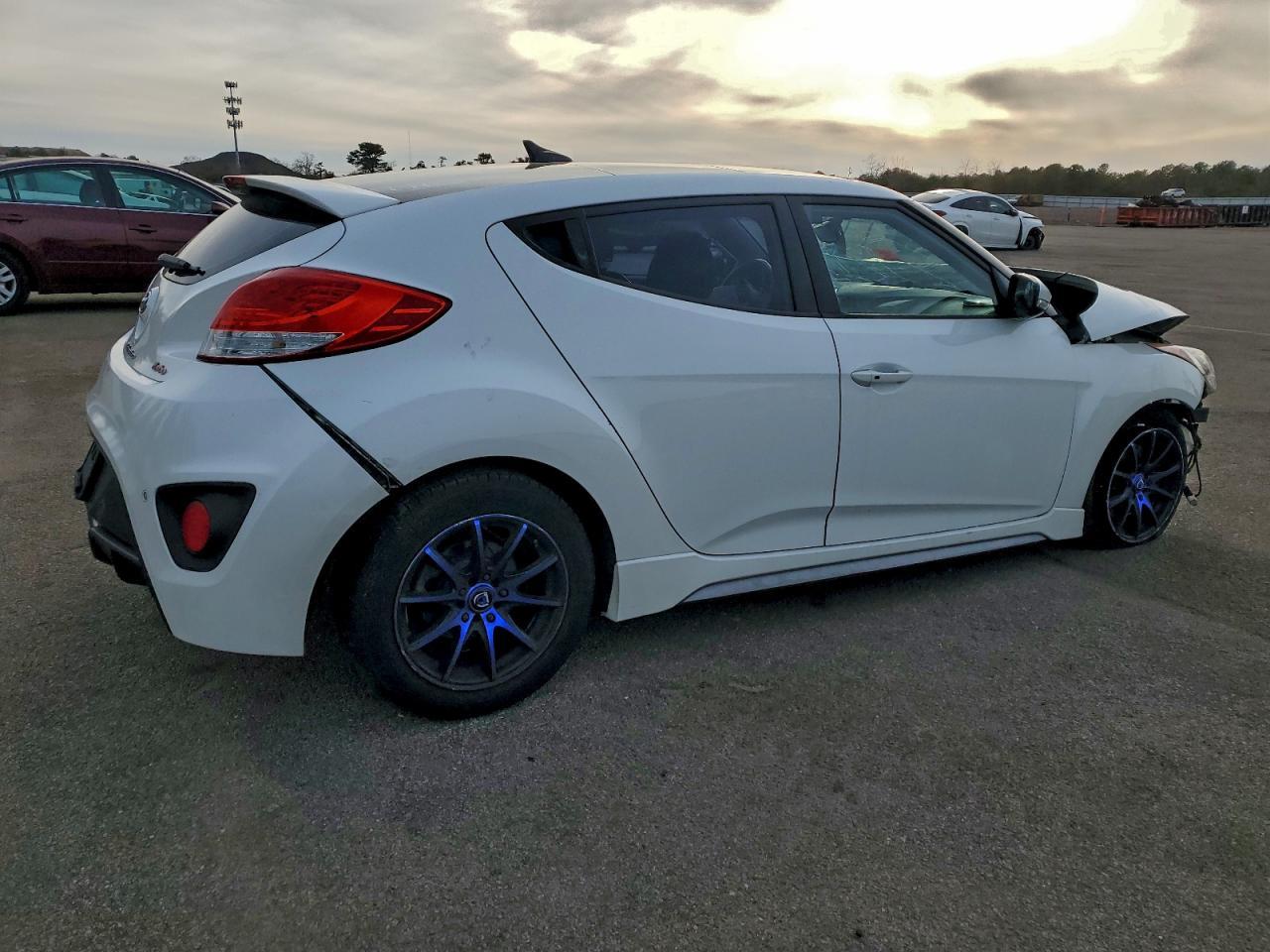 2013 HYUNDAI VELOSTER