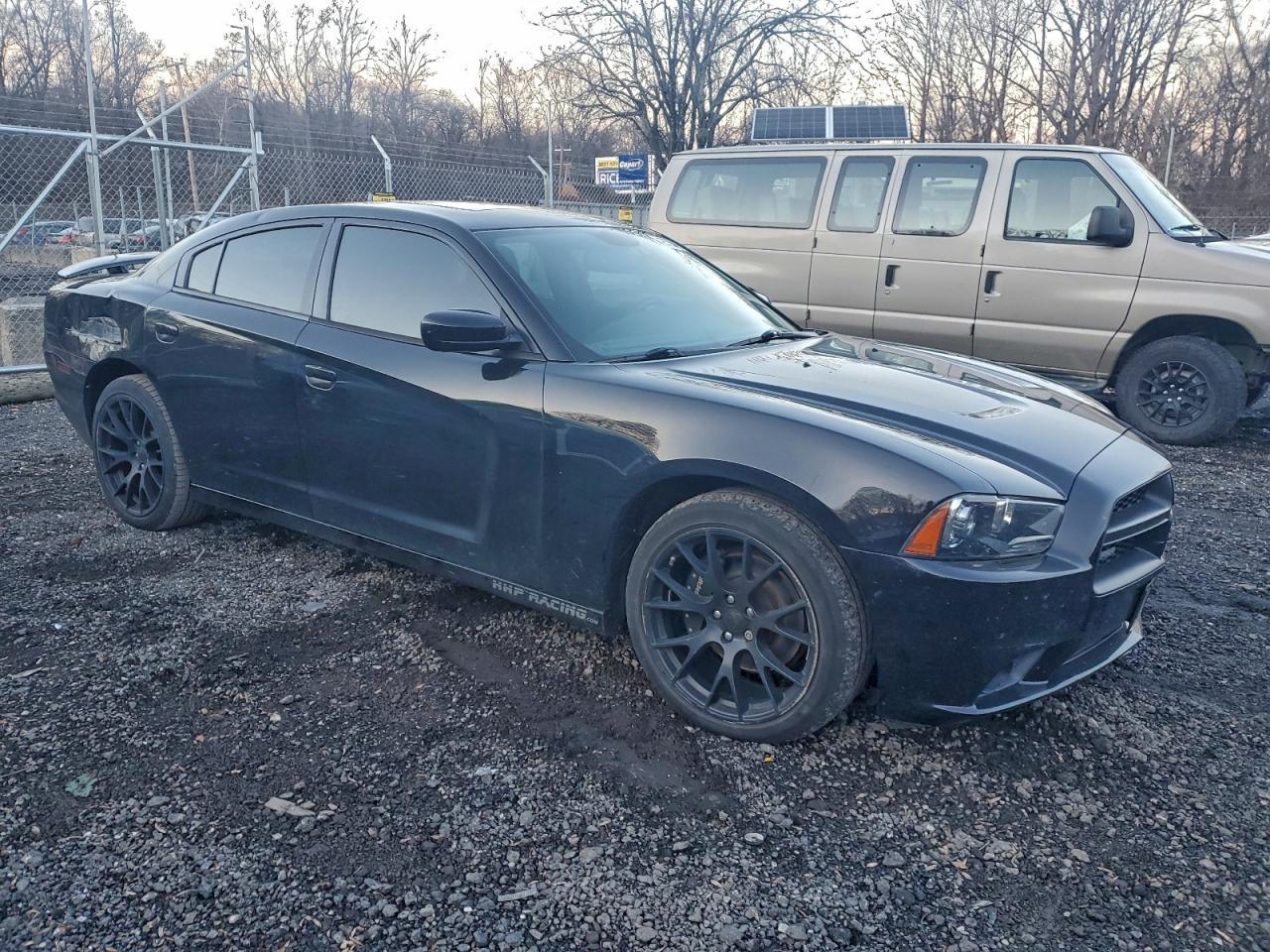 2013 DODGE CHARGER