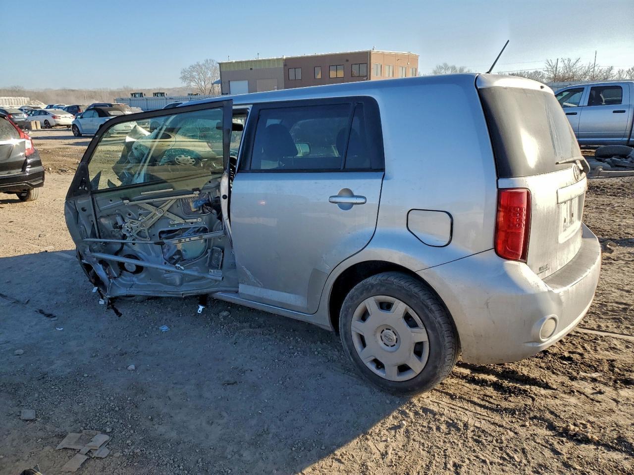 2010 TOYOTA SCION
