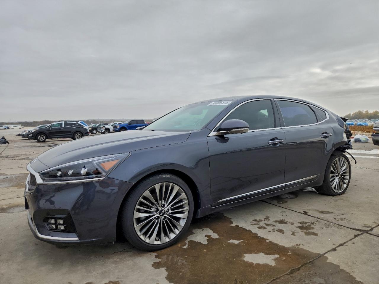 2019 KIA Cadenza