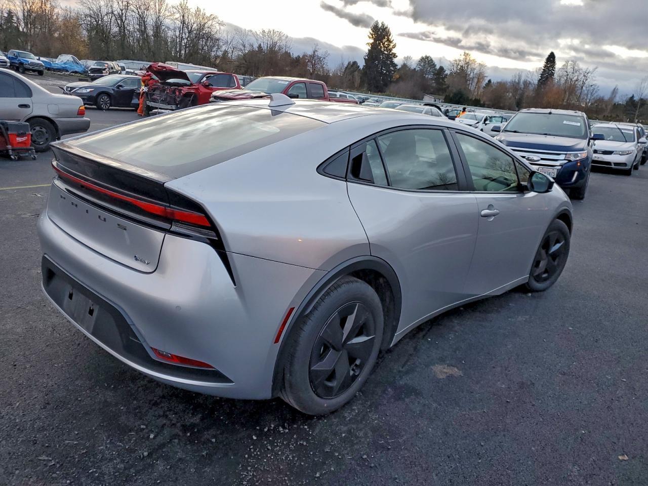 2024 TOYOTA PRIUS