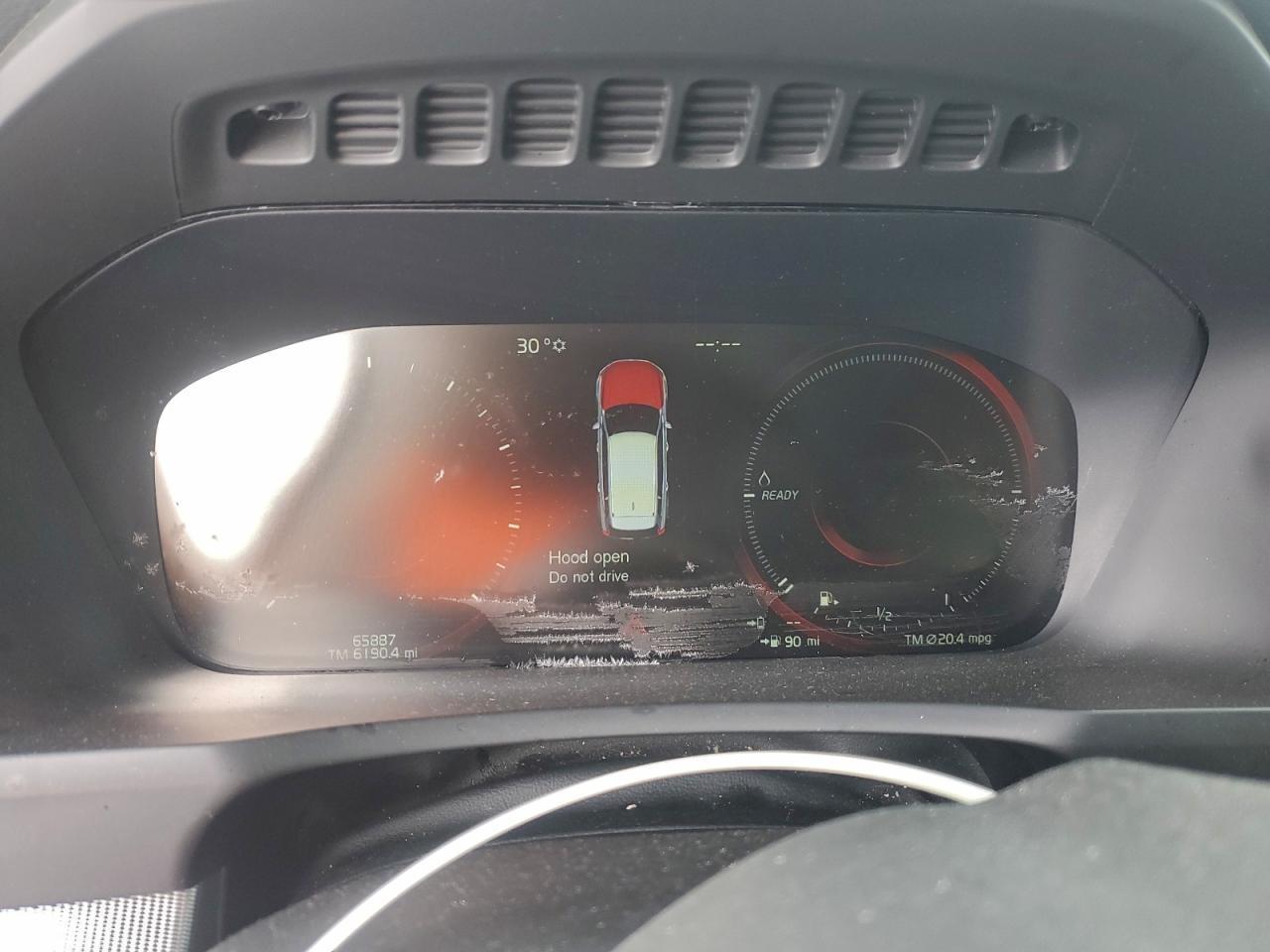 2022 VOLVO XC90
