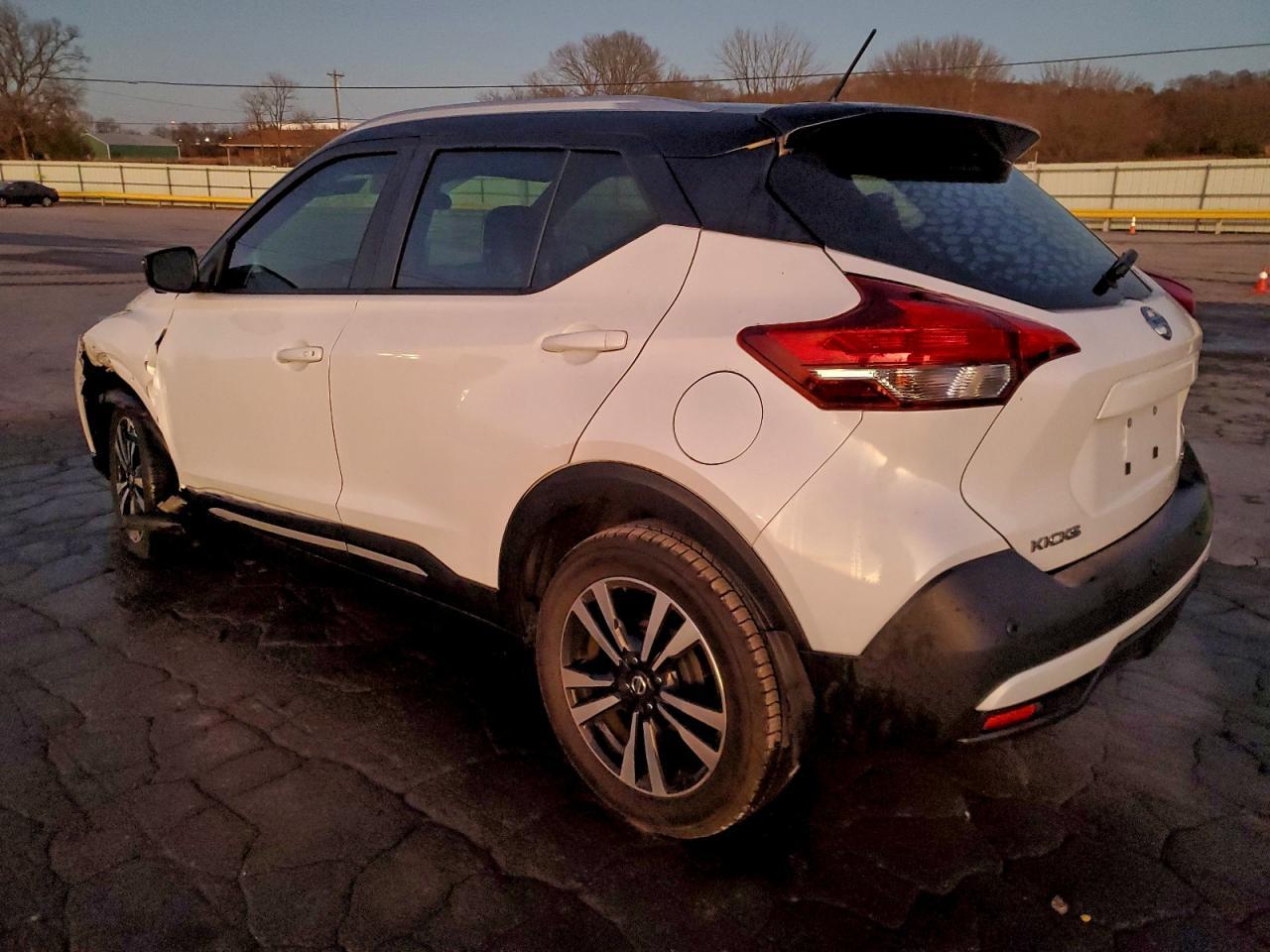 2020 NISSAN KICKS