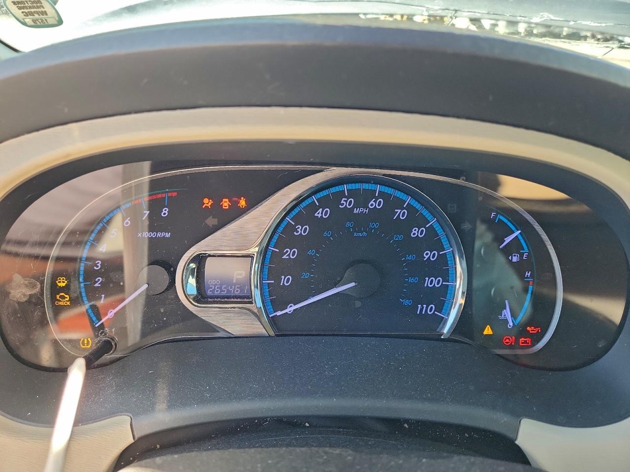2011 TOYOTA SIENNA