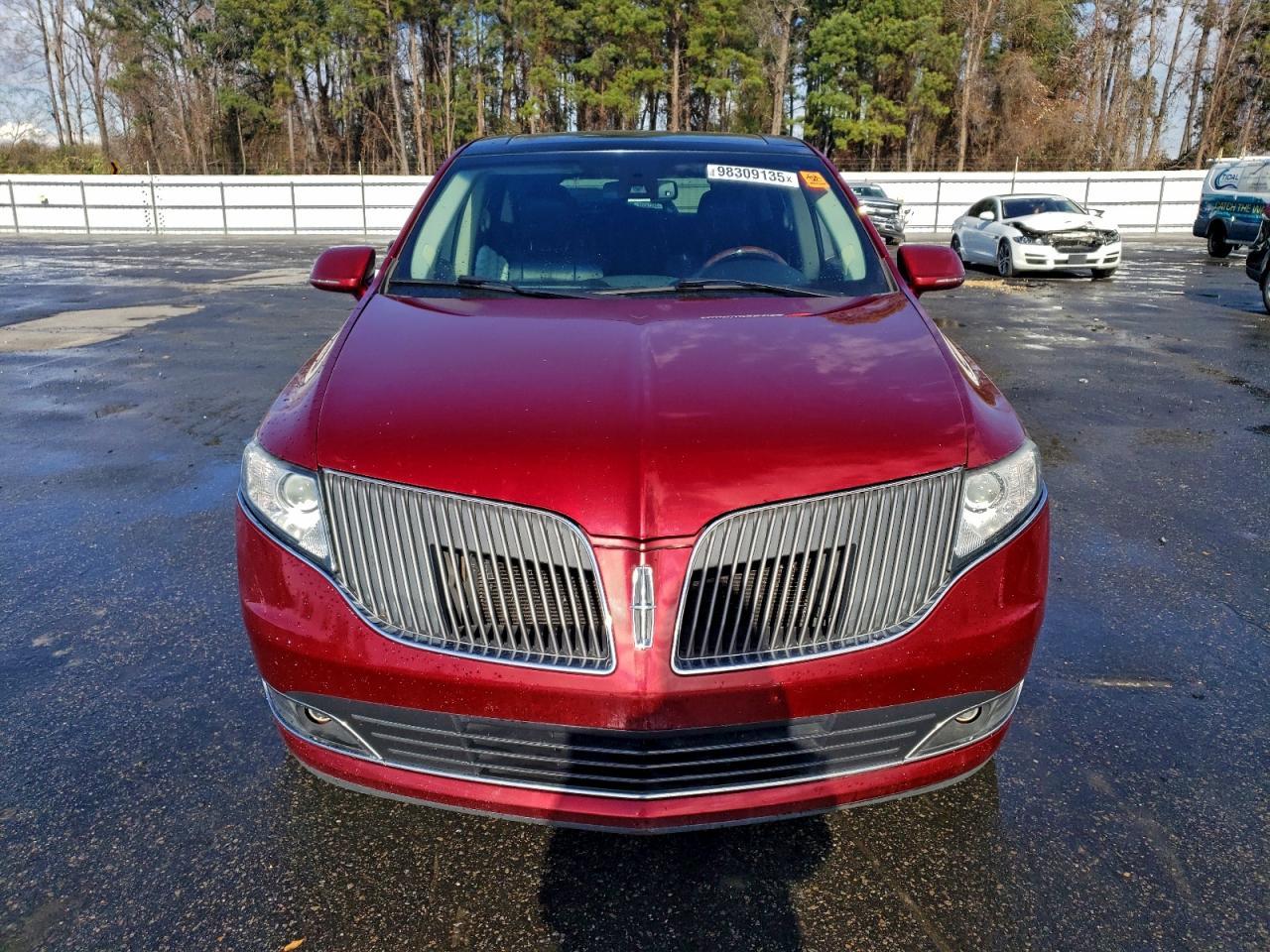 2016 LINCOLN MKT