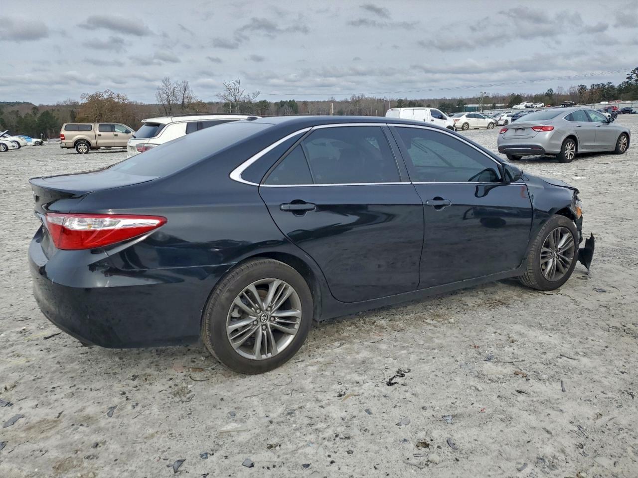2016 TOYOTA CAMRY