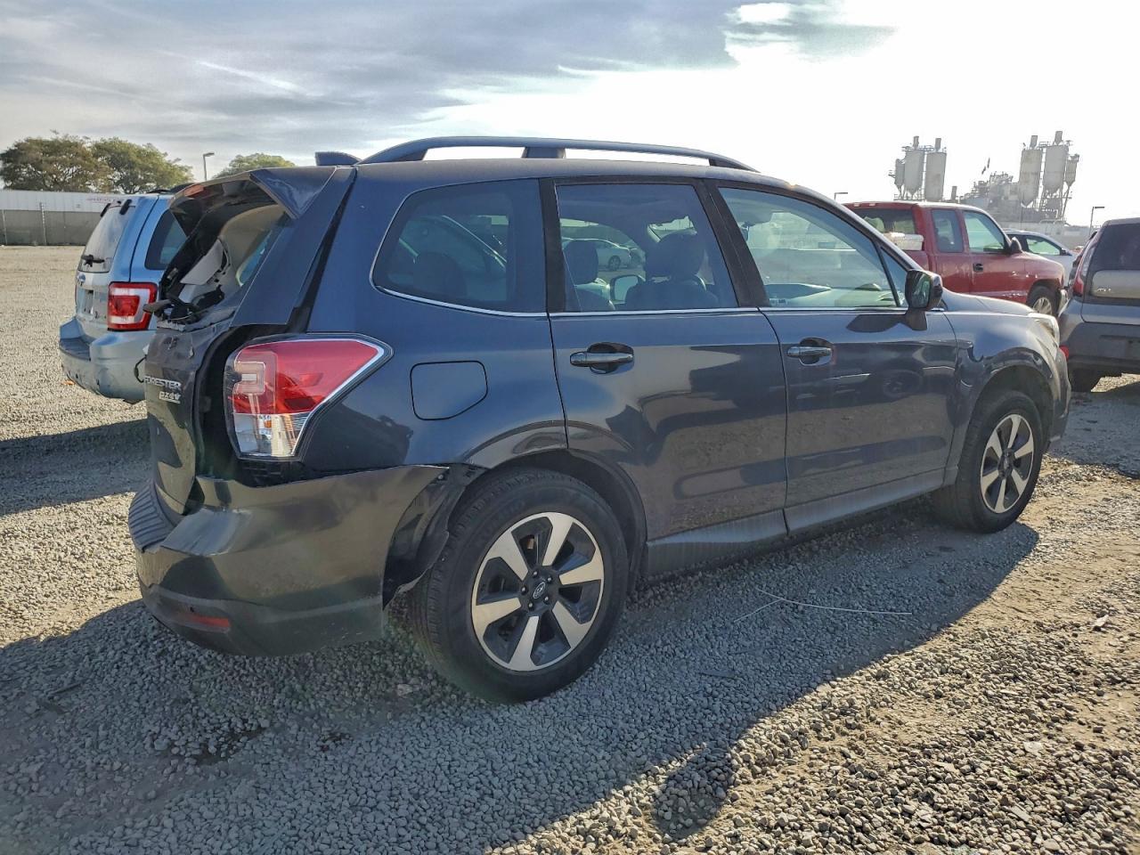 2017 SUBARU FORESTER