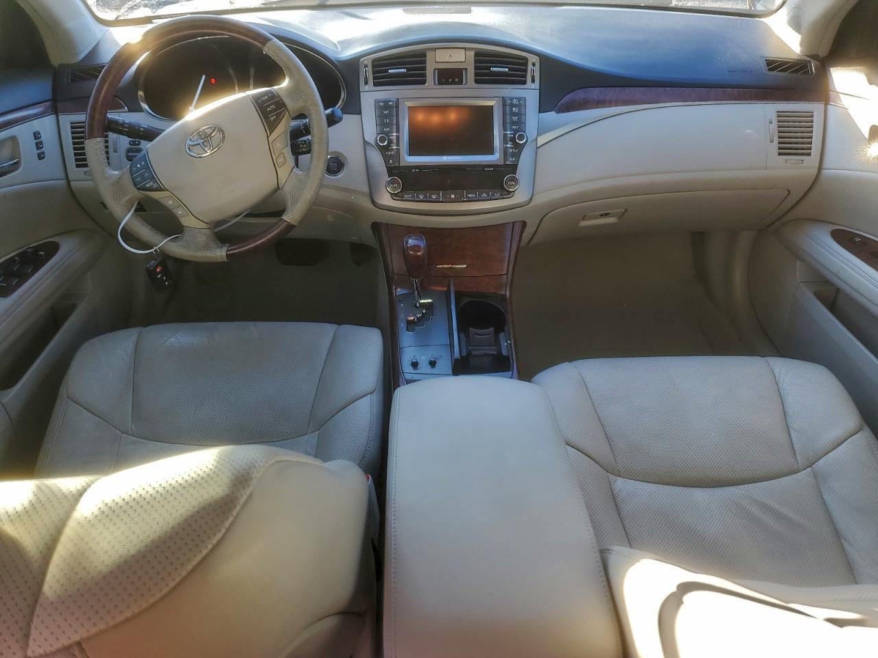 2011 TOYOTA Avalon