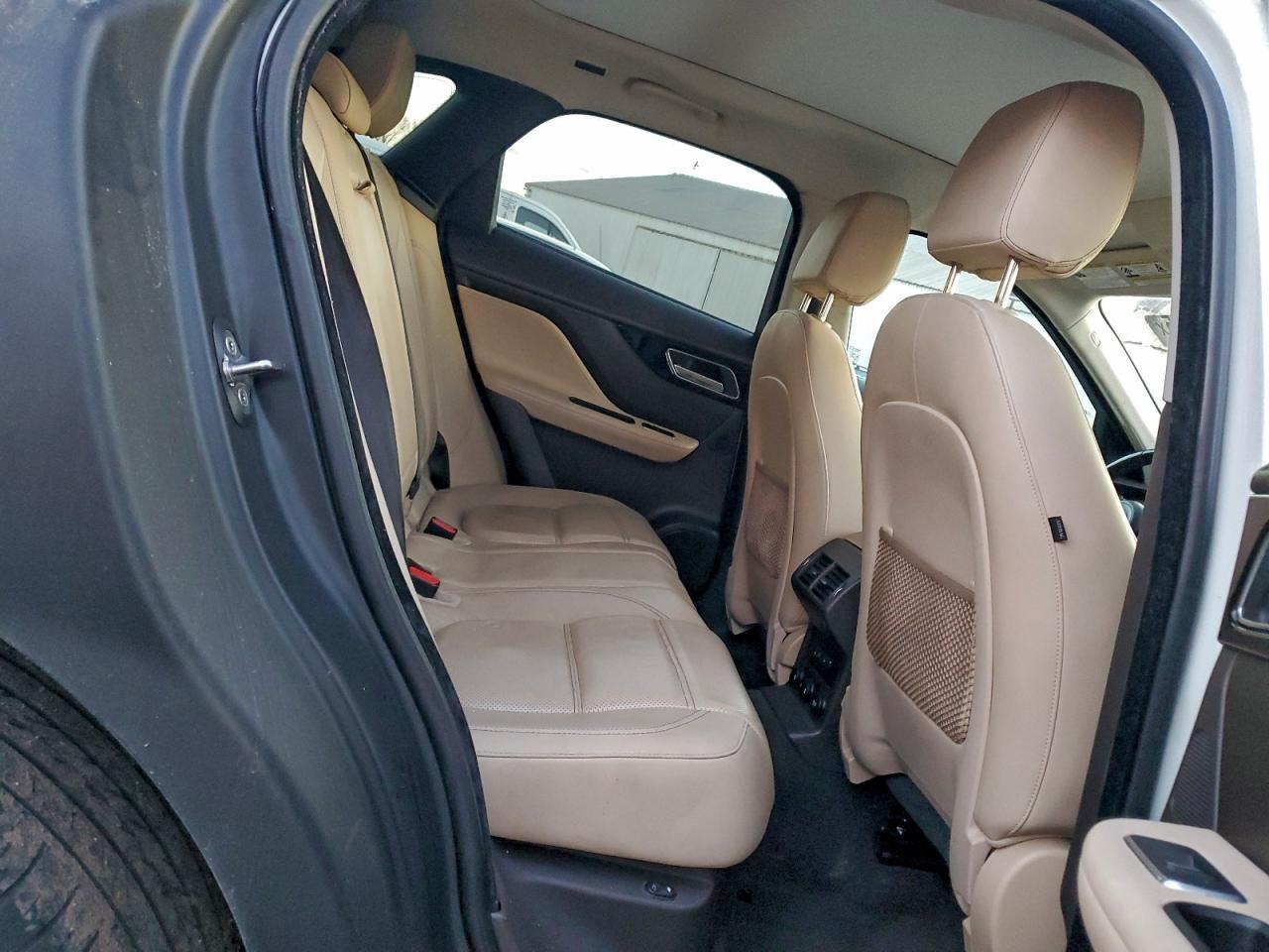 2017 JAGUAR F-Pace