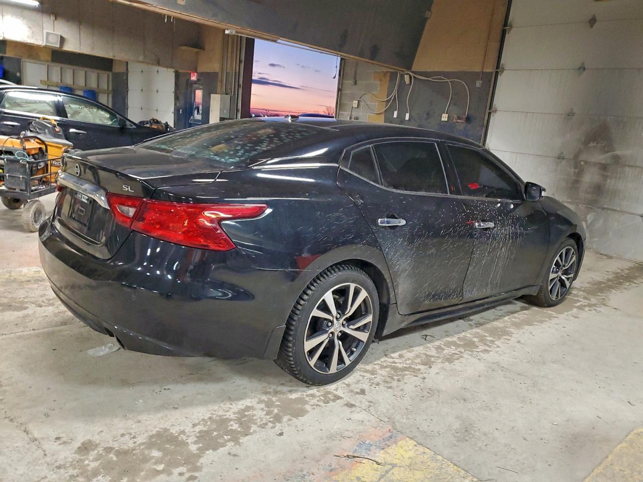 2017 NISSAN Maxima