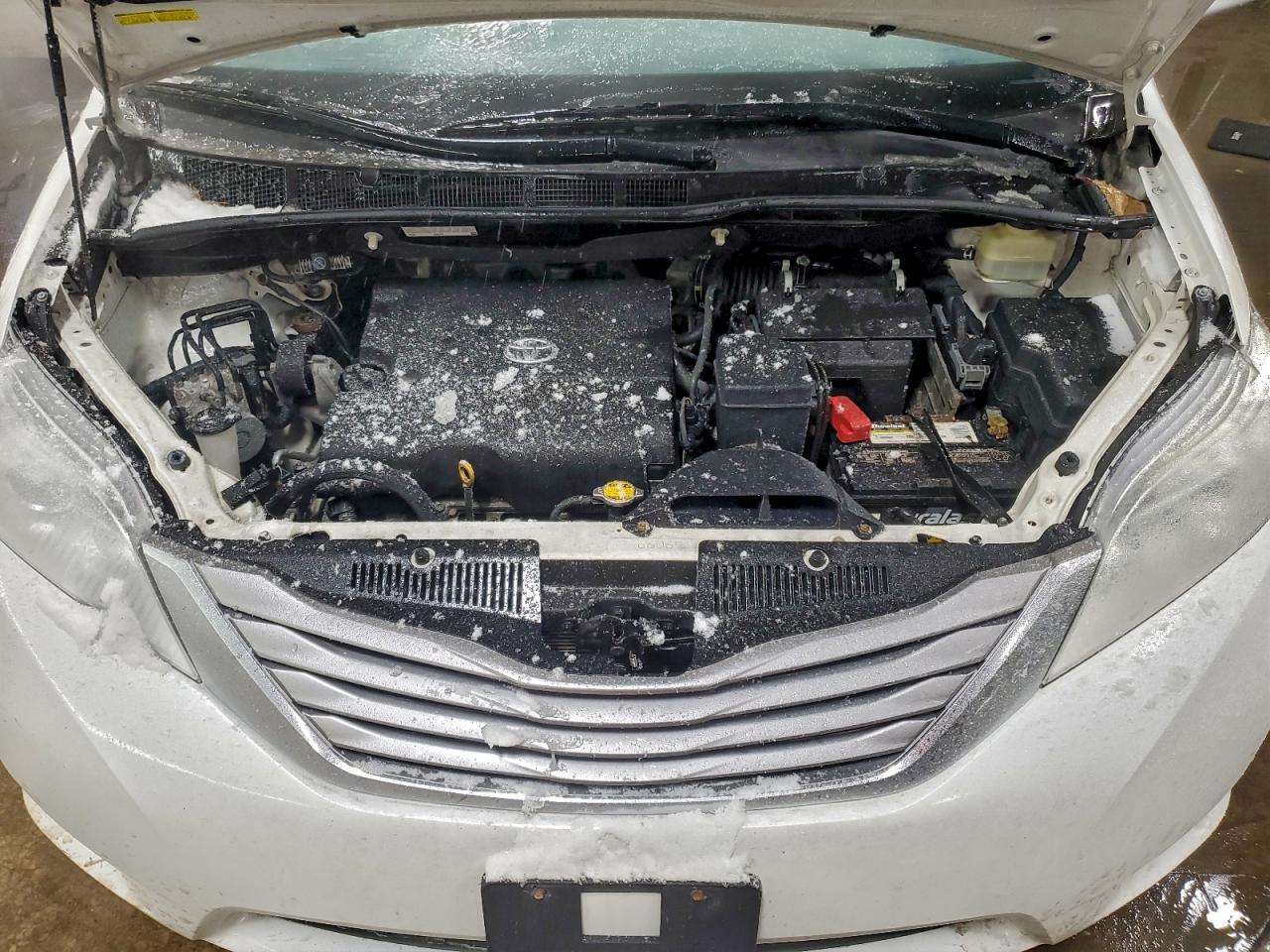 2016 TOYOTA SIENNA