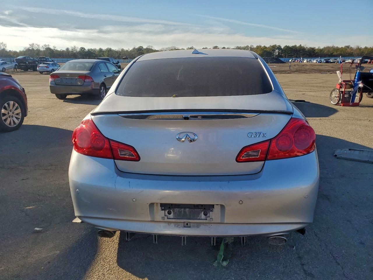 2012 INFINITI G37