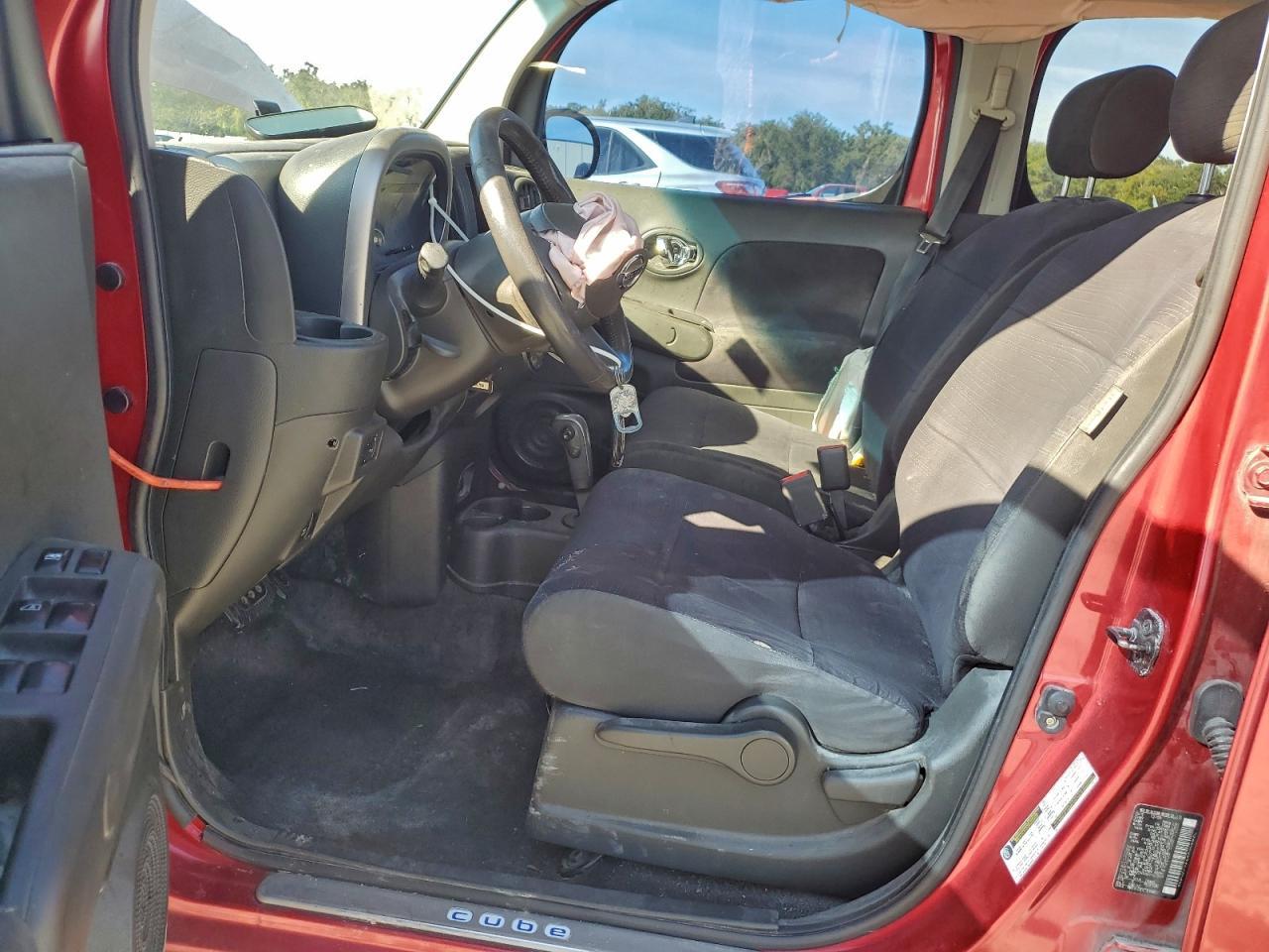 2010 NISSAN CUBE