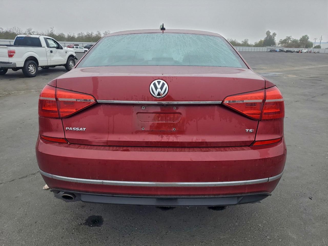 2016 VOLKSWAGEN Passat