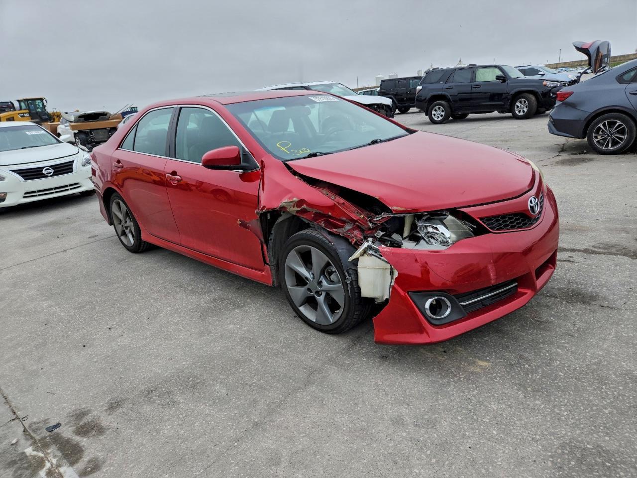 2014 TOYOTA CAMRY