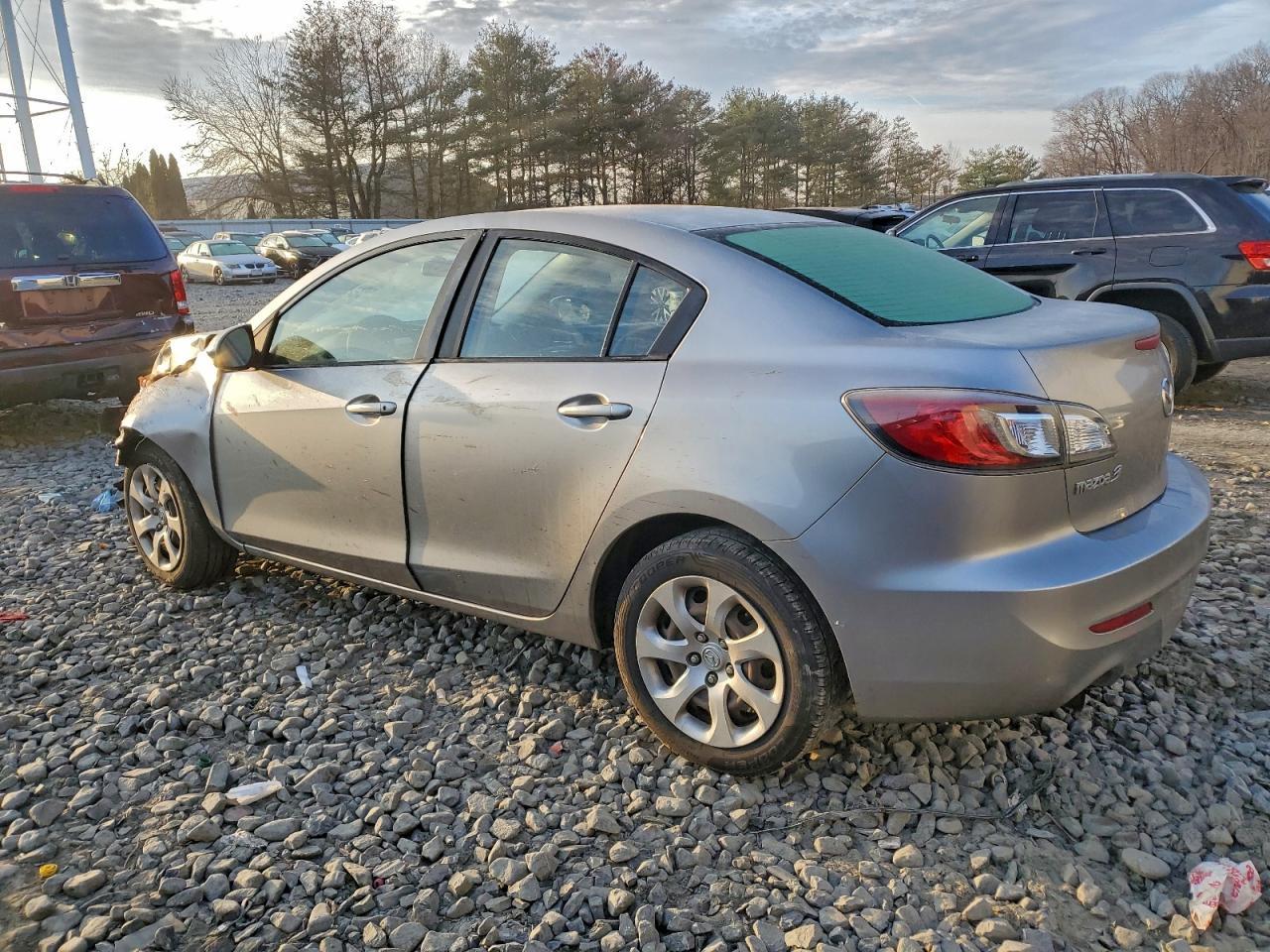 2013 MAZDA 3