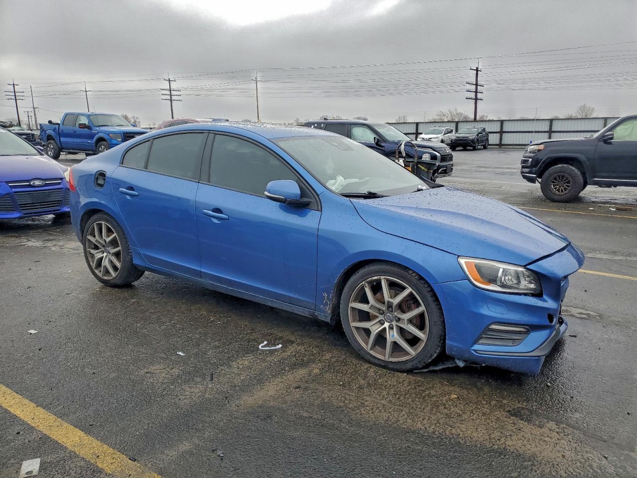 2017 VOLVO S60