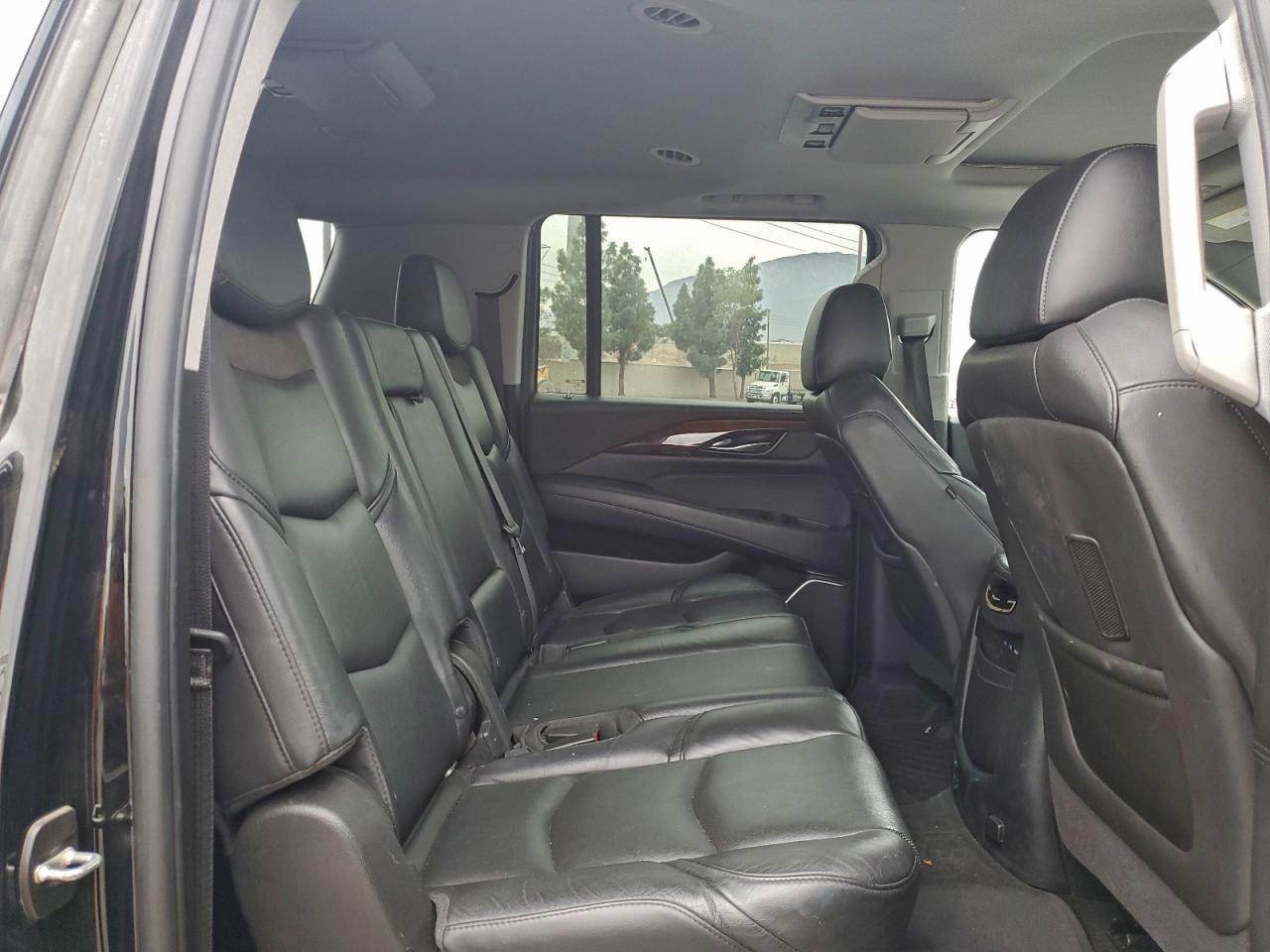 2018 CADILLAC Escalade ESV