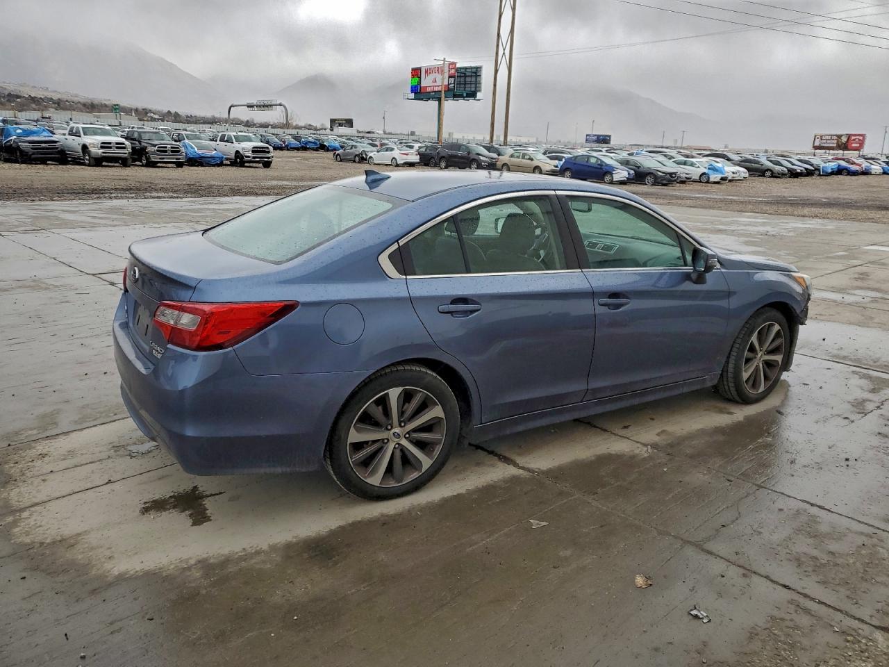 2016 SUBARU Legacy